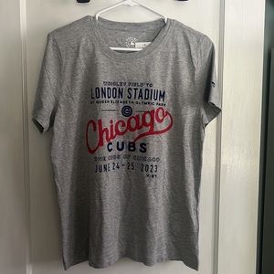 Chicago Cubs Iconic Wrigley Field to London Stadium T Shirt Women’s Medium